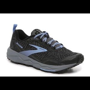 Brooks Women’s Divide Sneaker (NEW)